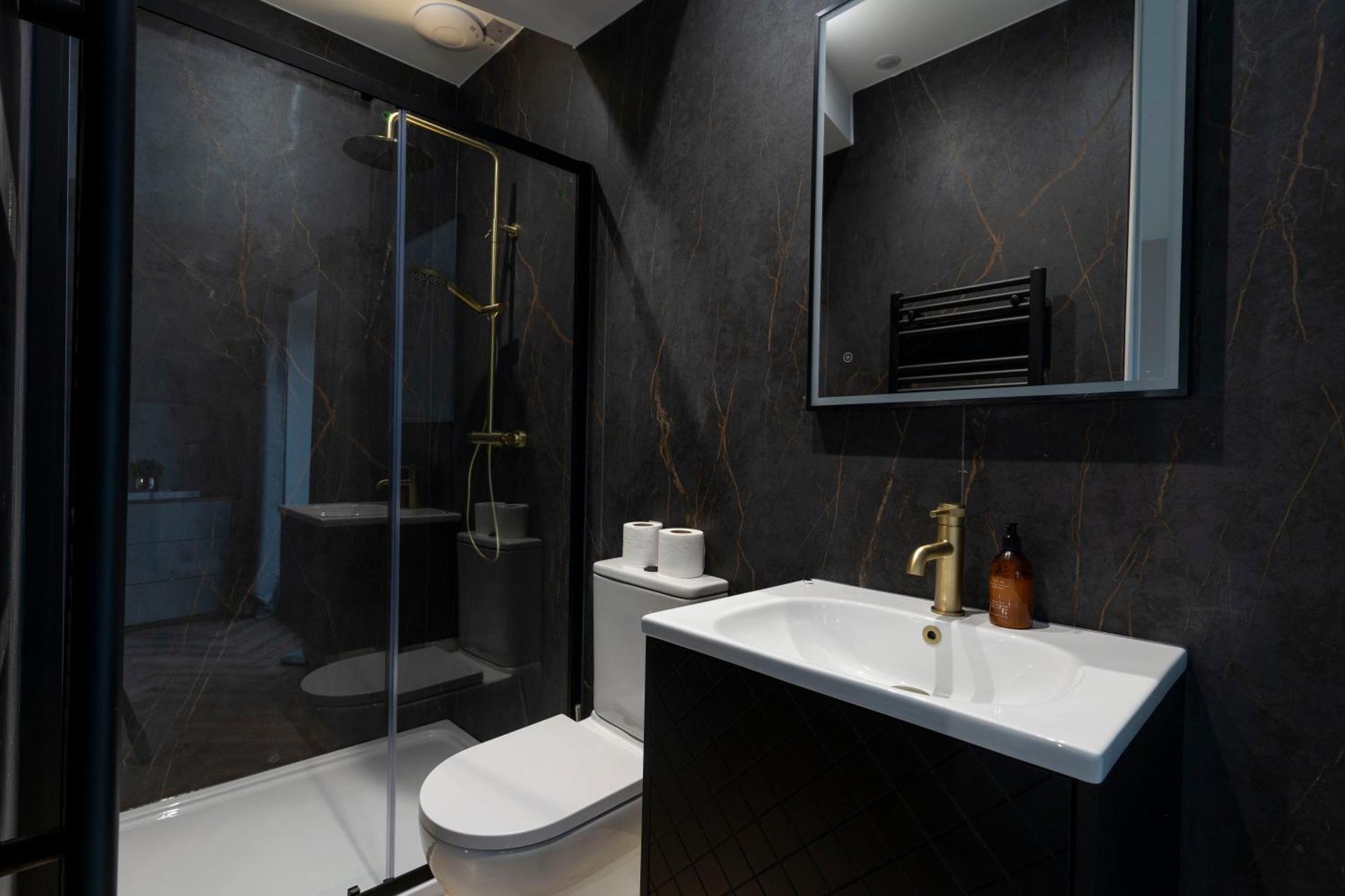 37 West Luxury Penthouse Apartment *