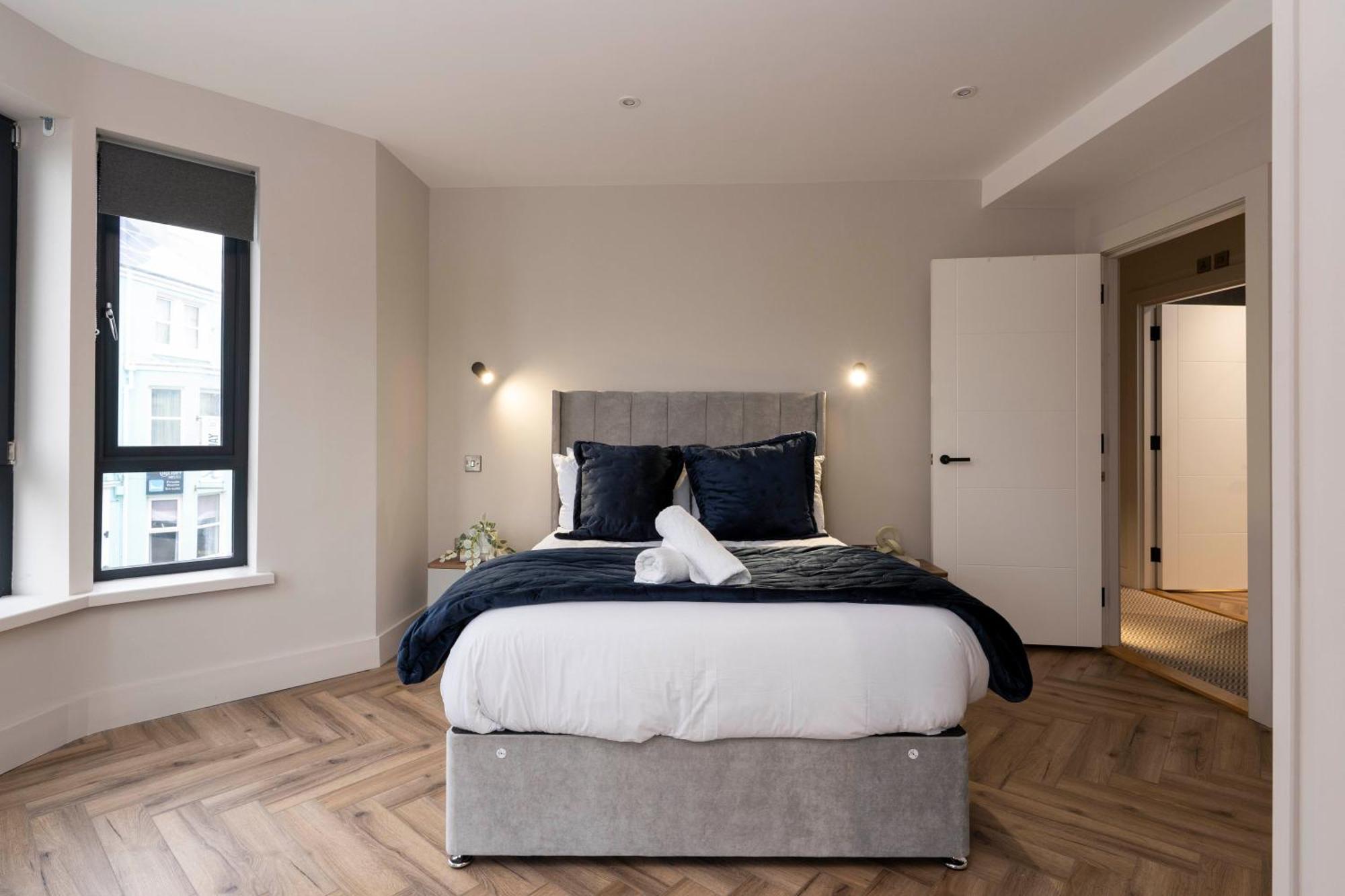 37 West Luxury Penthouse Apartment *